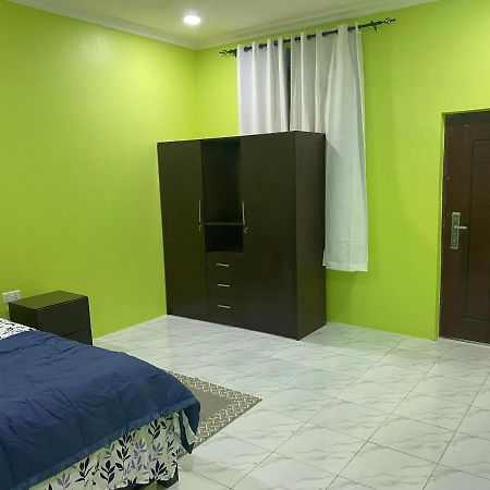 Oneworld Guesthouse & Events Centre Accra Buitenkant foto