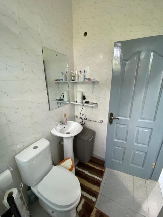 Oneworld Guesthouse & Events Centre Accra Buitenkant foto