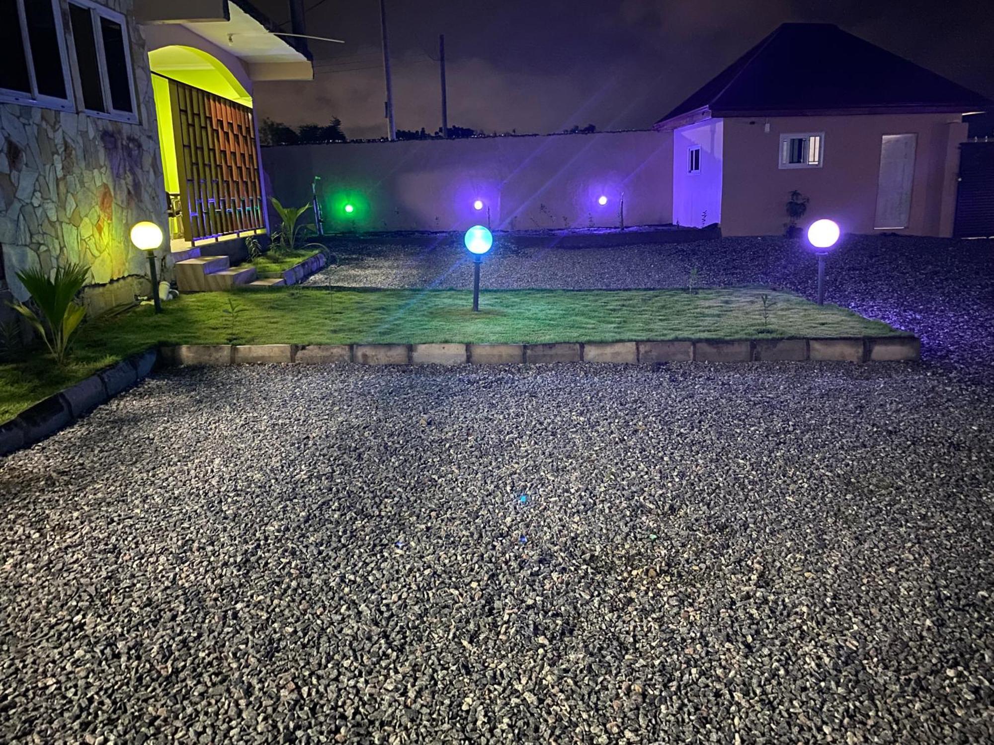 Oneworld Guesthouse & Events Centre Accra Buitenkant foto